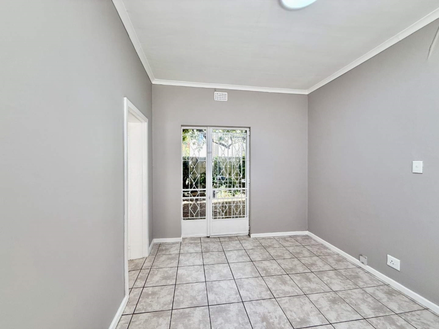To Let 1 Bedroom Property for Rent in Vredehoek Western Cape